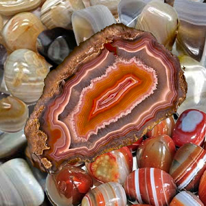 Banded Agate used in Kimi Designs Jewellery - Wearable Art
